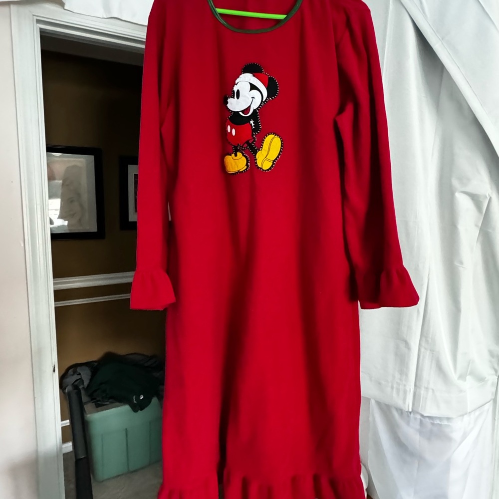 Disney Red women’s nightgown